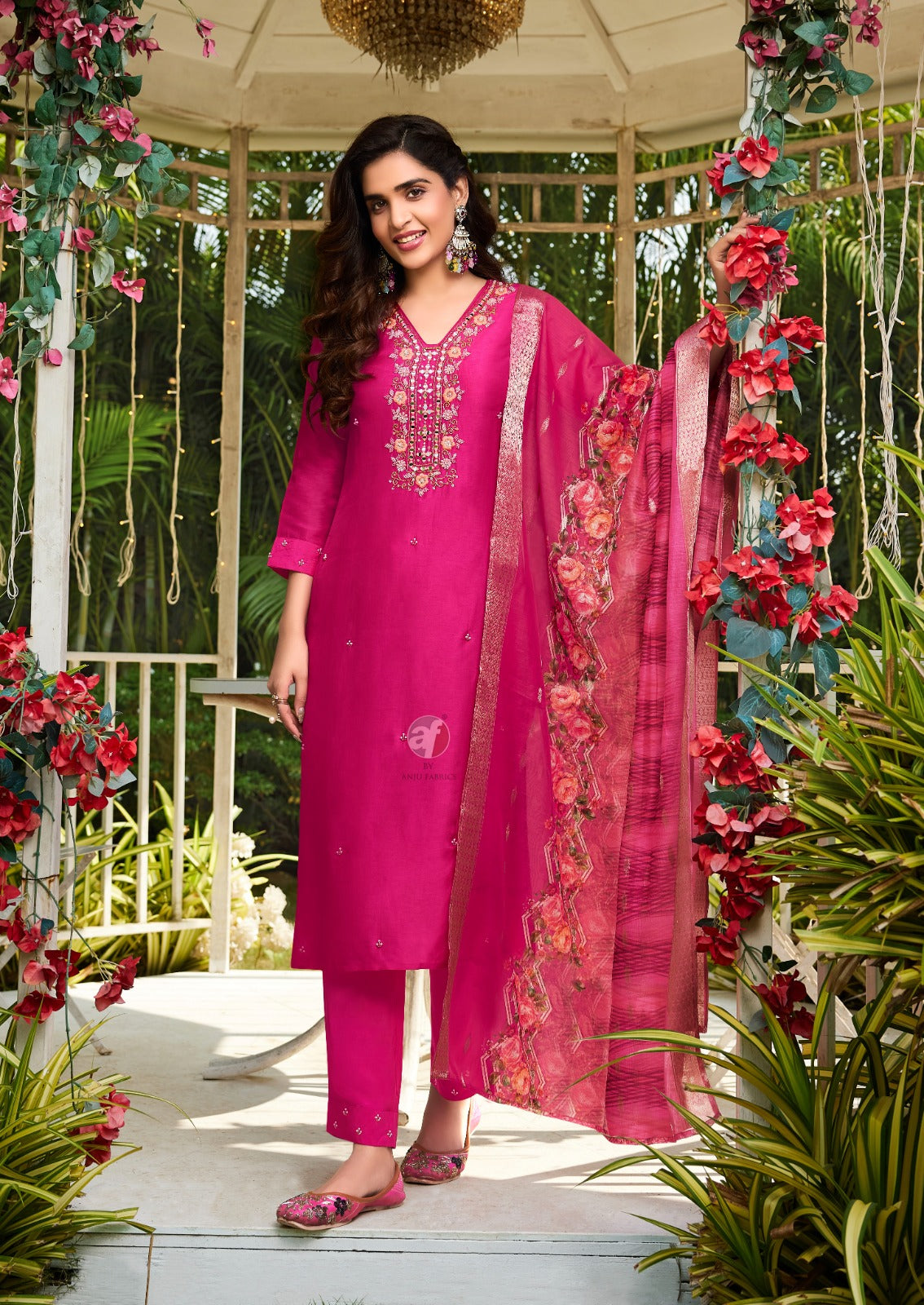 ghughant suit with dupatta and pant